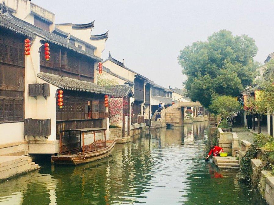 俄罗斯列宁格勒州一码头发生火灾 暂无人员伤亡报告
